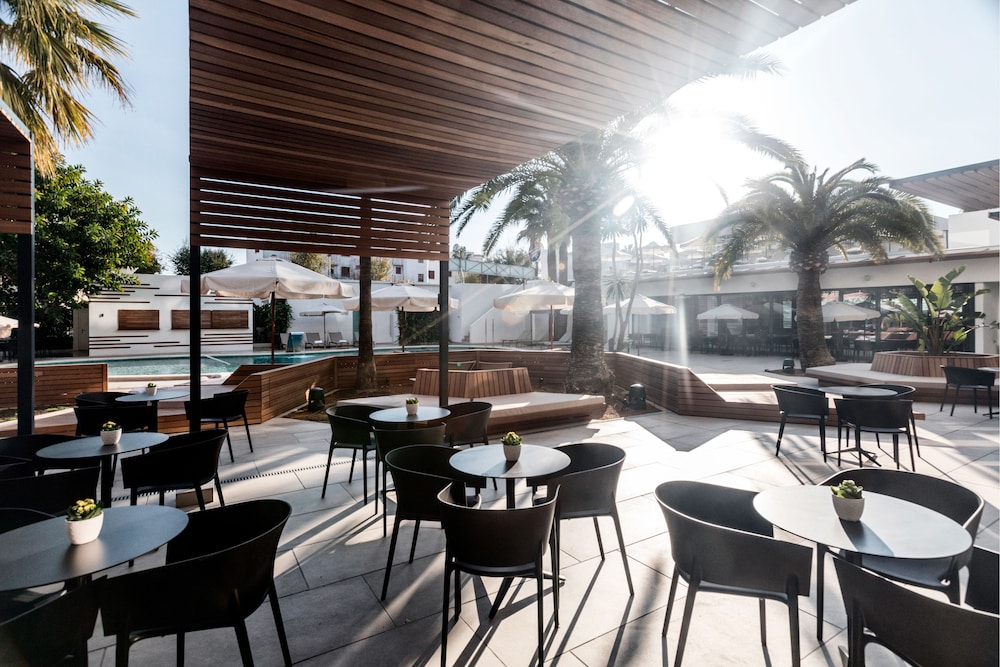 Bordoy Alcudia Port Suites - Adult Only — Restaurant & bars in Alcudia, Balearic Islands