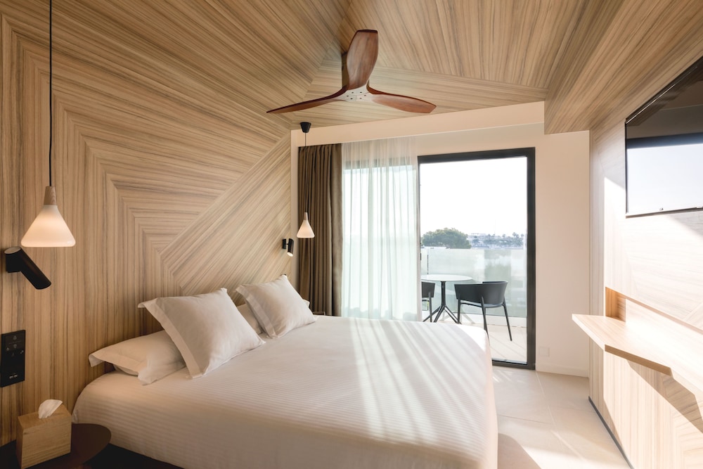 Bordoy Alcudia Port Suites - Adult Only — Hotel rooms in Alcudia, Balearic Islands