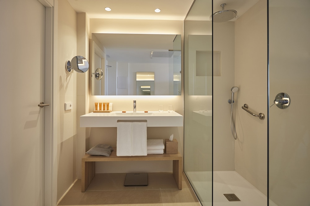 Bordoy Alcudia Port Suites - Adult Only — Hotel rooms in Alcudia, Balearic Islands