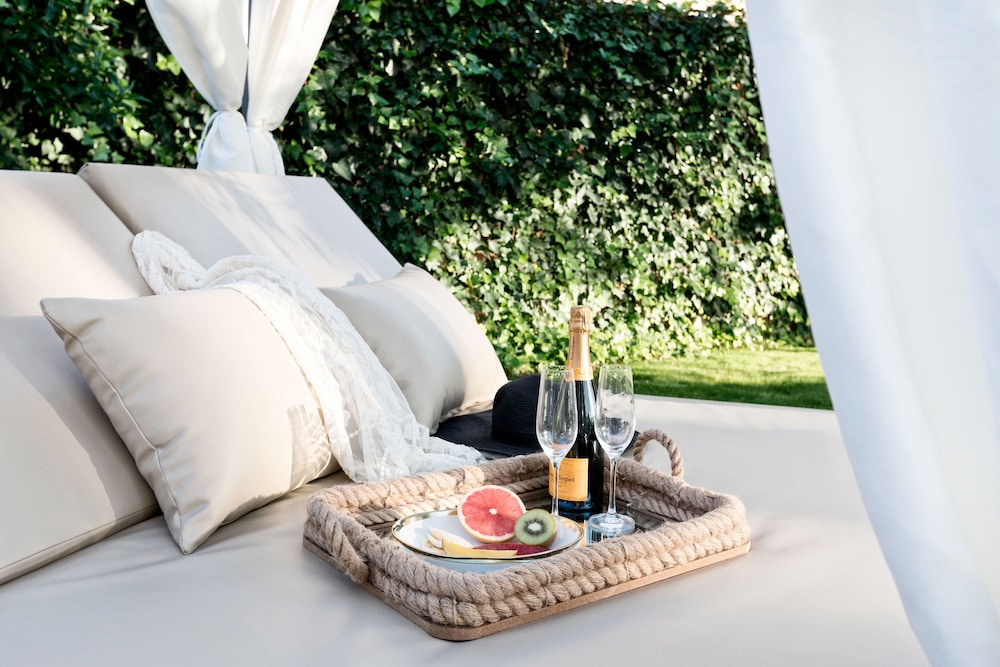 Bordoy Alcudia Port Suites - Adult Only — Hotel rooms in Alcudia, Balearic Islands