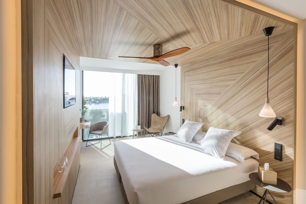 Bordoy Alcudia Port Suites - Adult Only — Hotel rooms in Alcudia, Balearic Islands