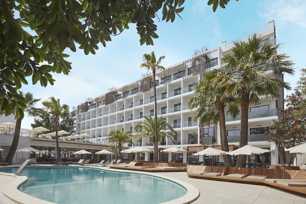 Bordoy Alcudia Port Suites - Adult Only — Hotel building in Alcudia, Balearic Islands