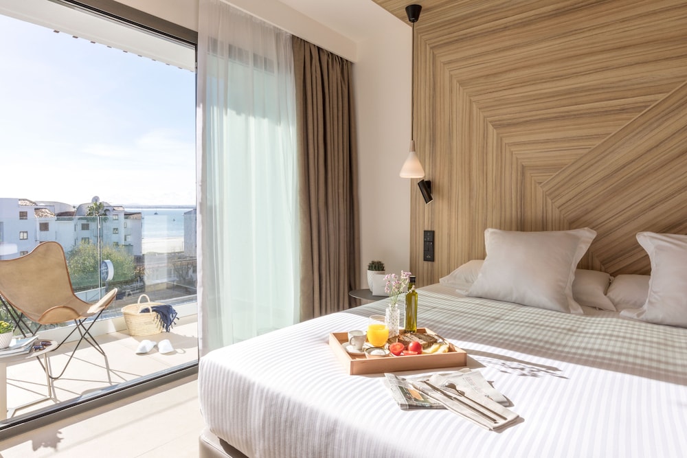 Bordoy Alcudia Port Suites - Adult Only — Hotel rooms in Alcudia, Balearic Islands