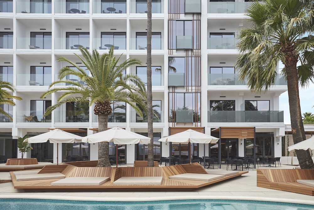 Bordoy Alcudia Port Suites - Adult Only — Hotel building in Alcudia, Balearic Islands