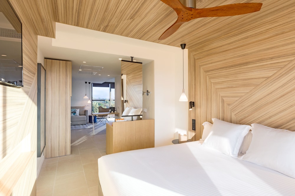 Bordoy Alcudia Port Suites - Adult Only — Hotel rooms in Alcudia, Balearic Islands
