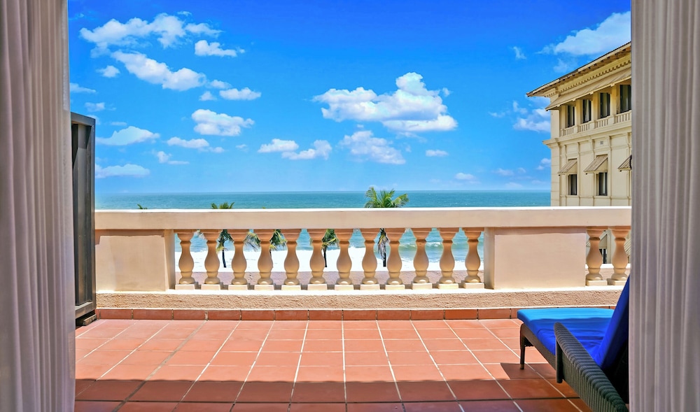 Galle Face Hotel — Beach in Colombo, Western Province