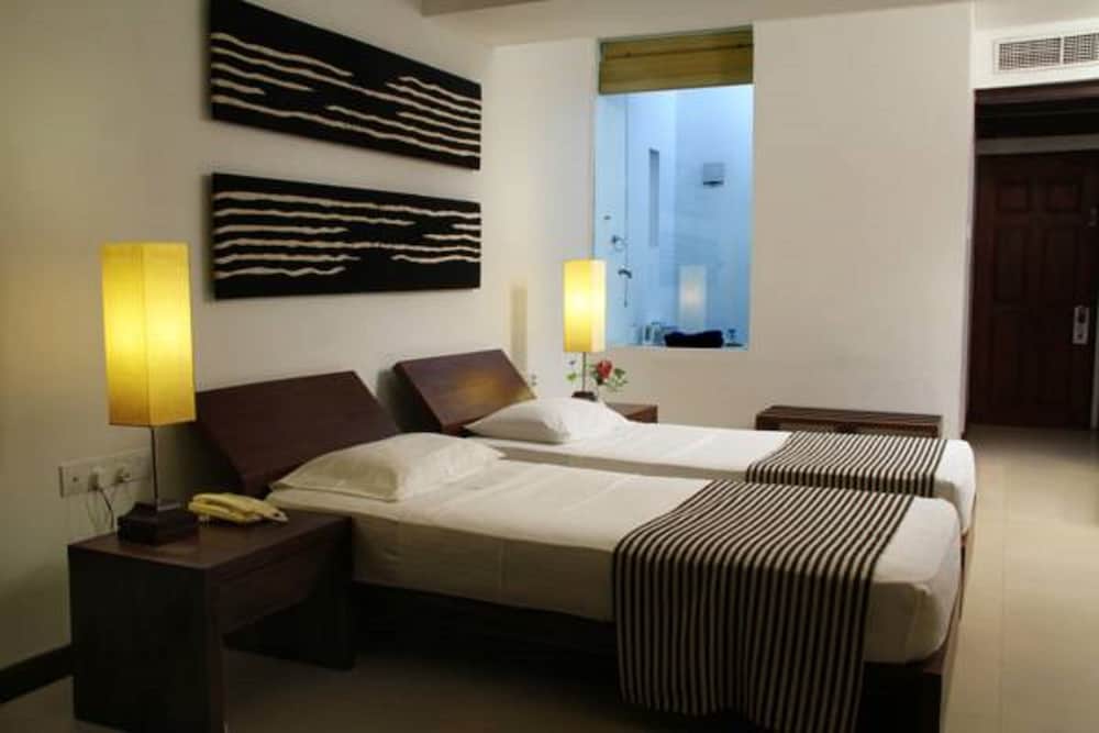 Goldi Sands Hotel — Hotel rooms in Negombo, Western Province