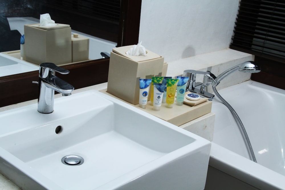Goldi Sands Hotel — Hotel rooms in Negombo, Western Province