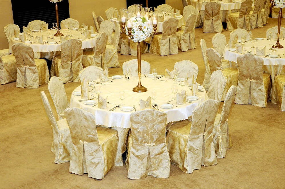 Goldi Sands Hotel — Restaurant & bars in Negombo, Western Province