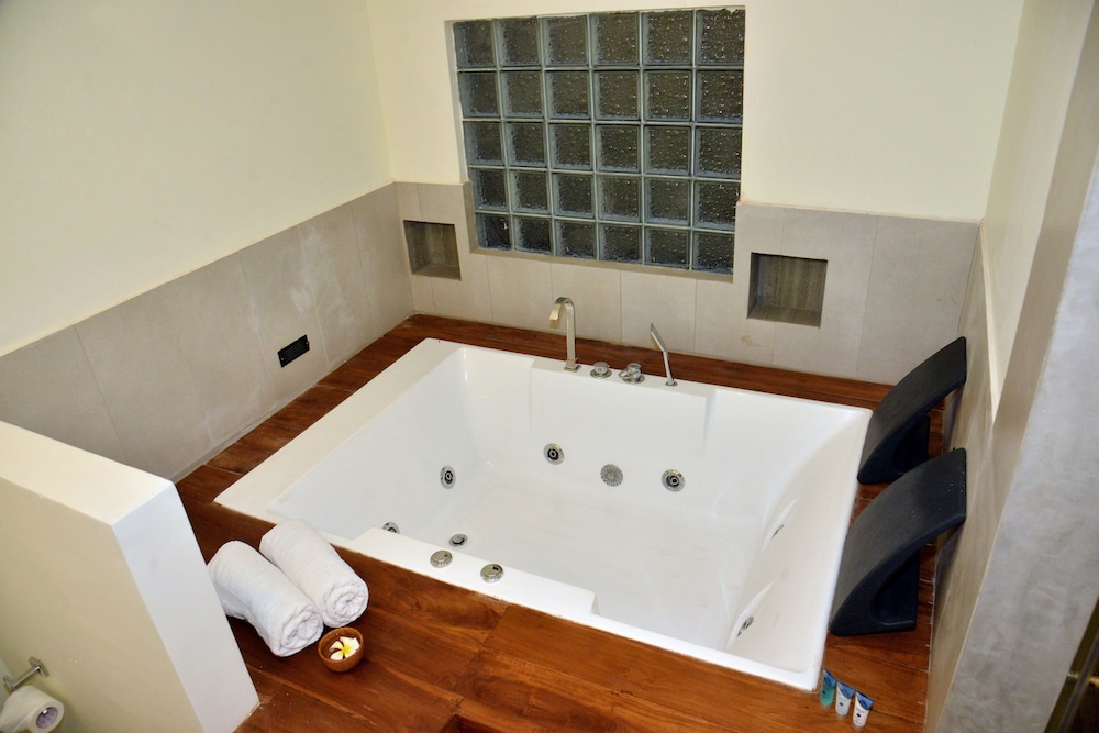 Goldi Sands Hotel — Spa in Negombo, Western Province