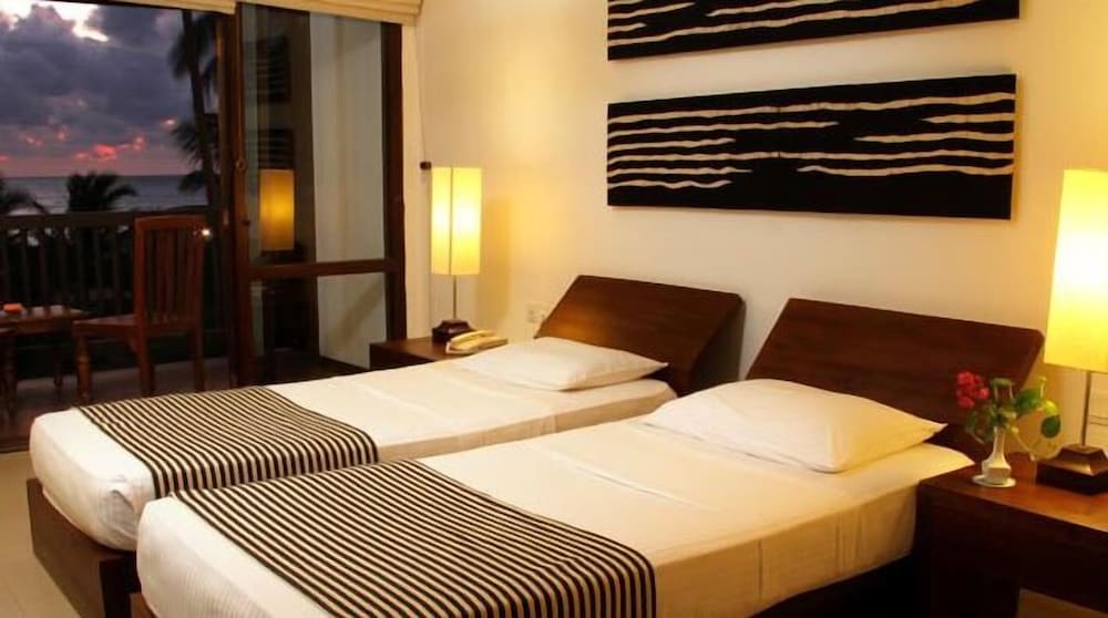Goldi Sands Hotel — Hotel rooms in Negombo, Western Province