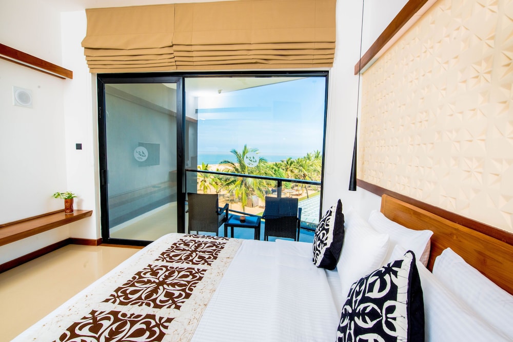 Goldi Sands Hotel — Hotel rooms in Negombo, Western Province