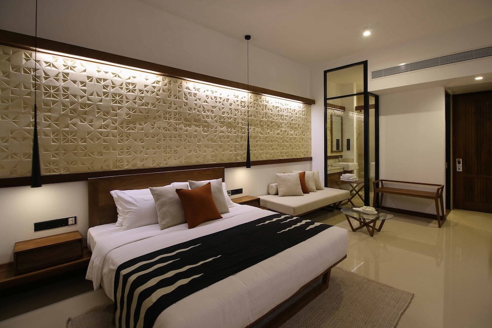 Goldi Sands Hotel — Hotel rooms in Negombo, Western Province