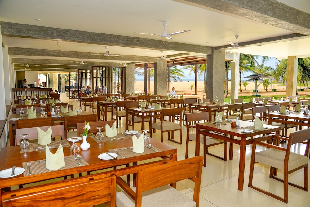 Goldi Sands Hotel — Restaurant & bars in Negombo, Western Province