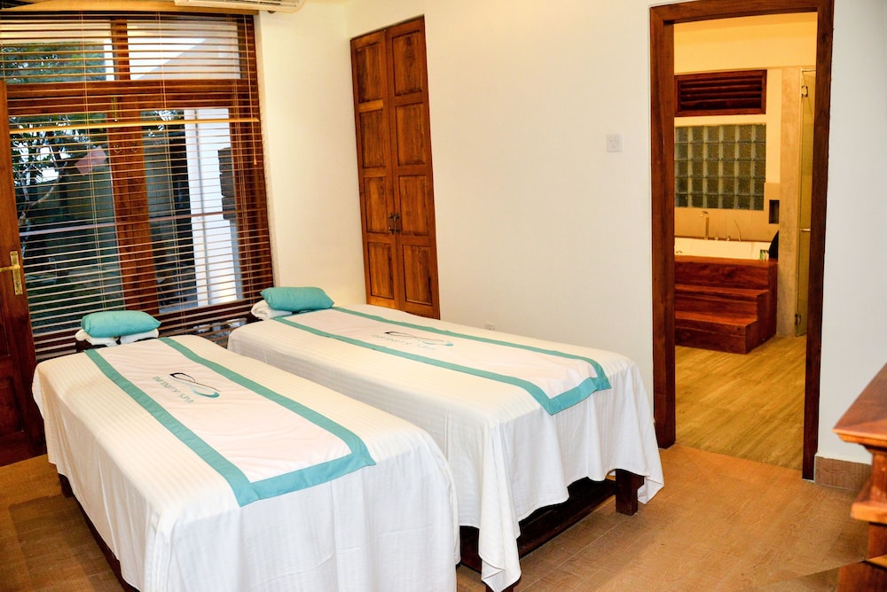 Goldi Sands Hotel — Spa in Negombo, Western Province