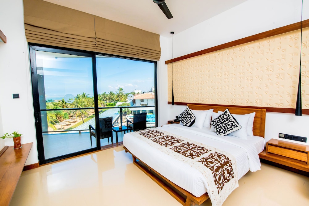 Goldi Sands Hotel — Hotel rooms in Negombo, Western Province