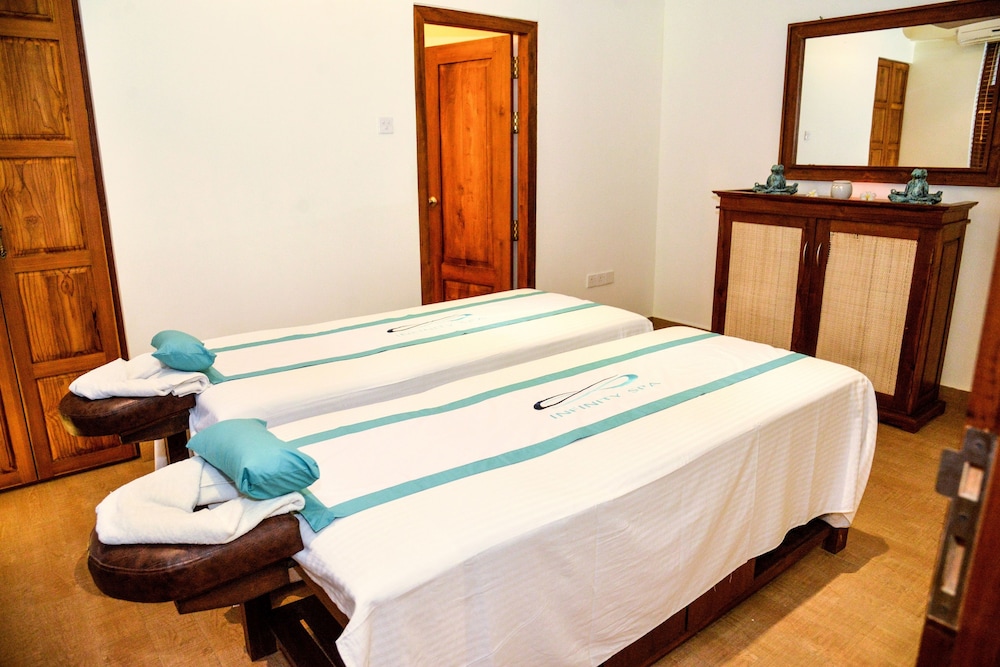 Goldi Sands Hotel — Spa in Negombo, Western Province