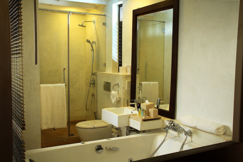 Goldi Sands Hotel — Hotel rooms in Negombo, Western Province