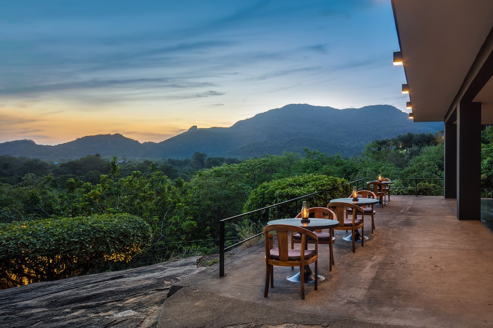 Heritance Kandalama — Restaurant & bars in Dambulla