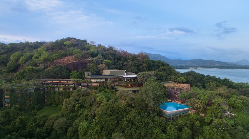 Heritance Kandalama — Hotel building in Dambulla