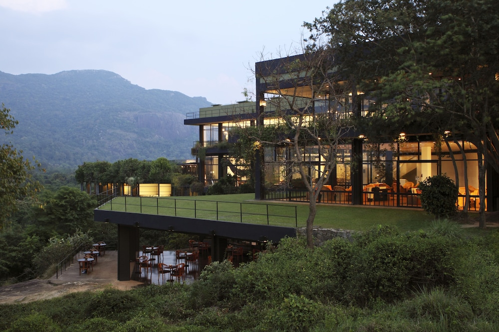 Heritance Kandalama — Hotel building in Dambulla