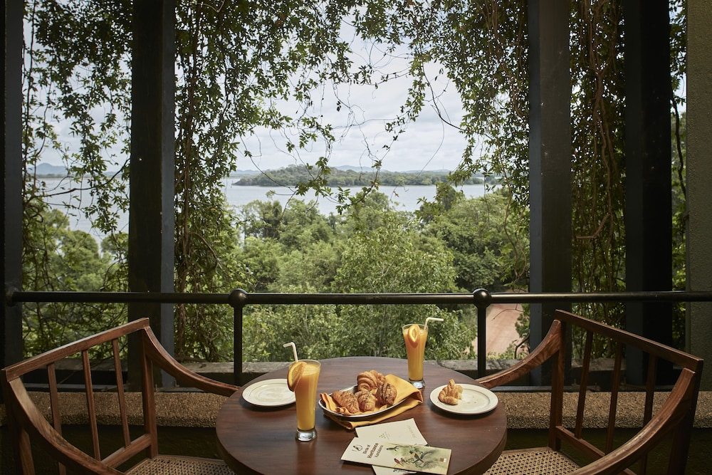 Heritance Kandalama — Restaurant & bars in Dambulla