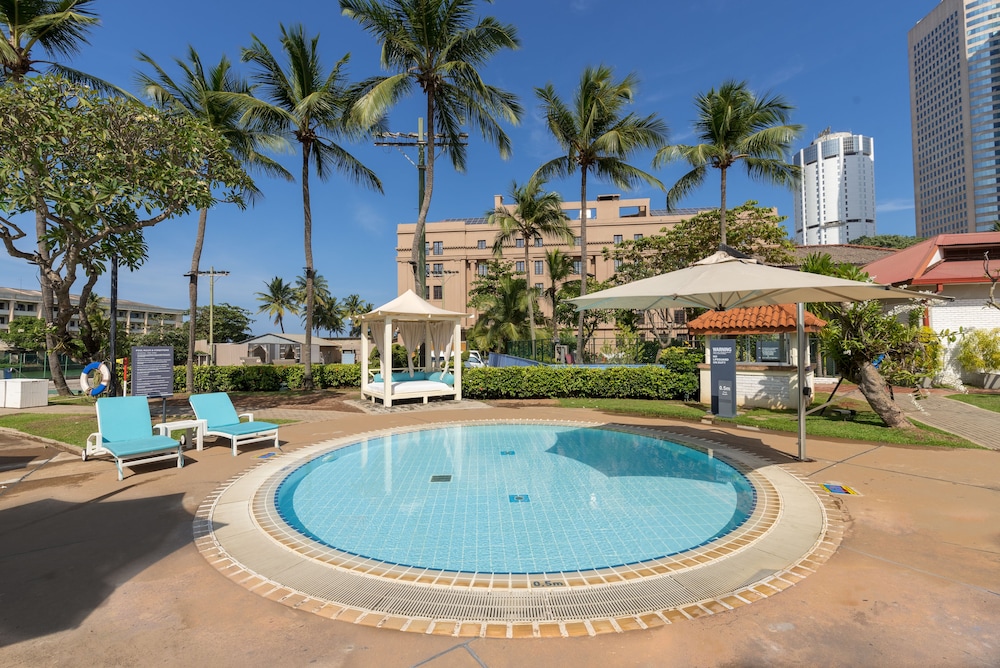 Hilton Colombo — Swimming pool in Colombo, Western Province