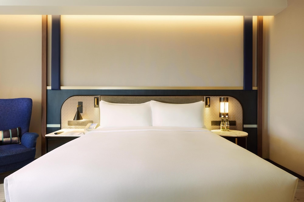 Hilton Colombo — Hotel rooms in Colombo, Western Province
