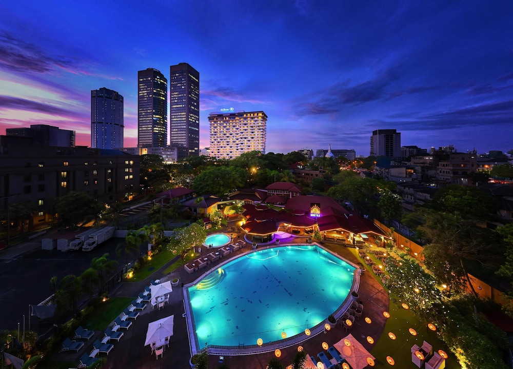 Hilton Colombo — Swimming pool in Colombo, Western Province