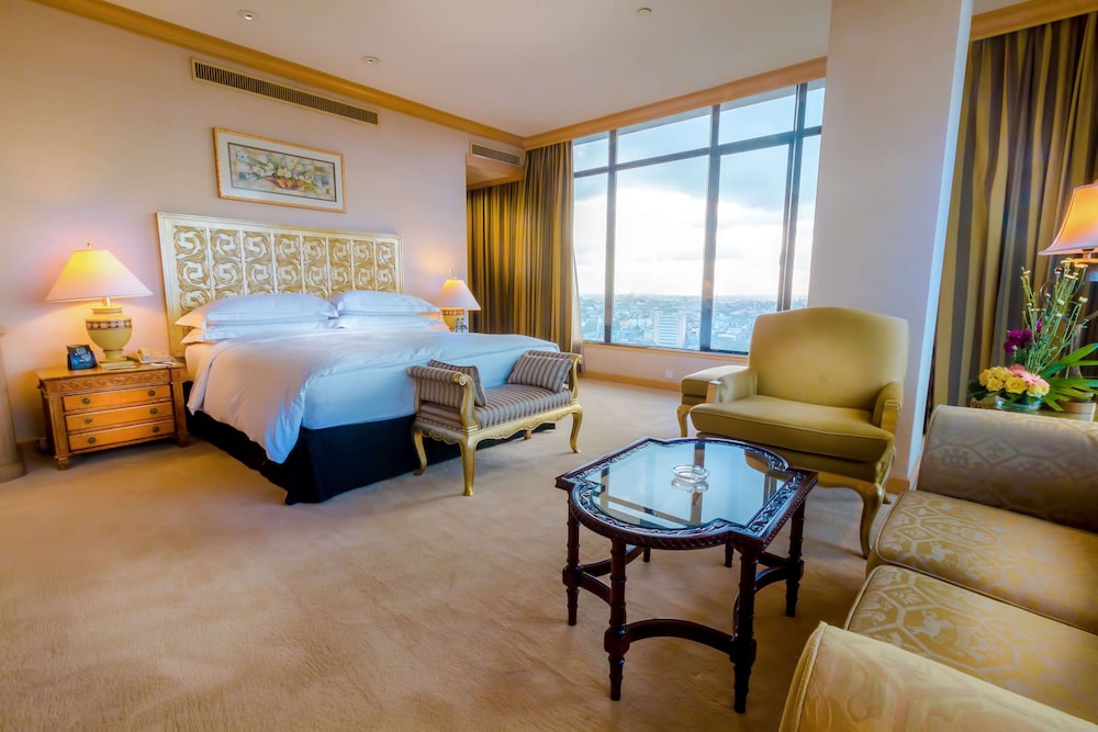 Hilton Colombo — Hotel rooms in Colombo, Western Province