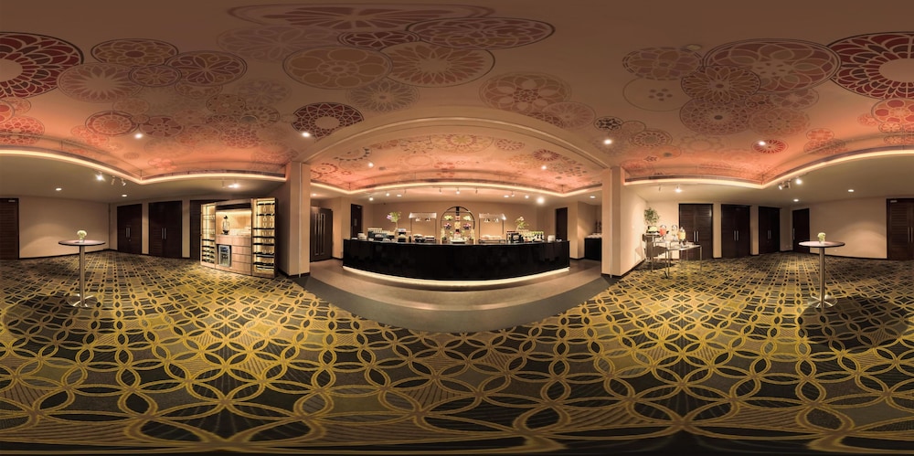 Hilton Colombo — Restaurant & bars in Colombo, Western Province