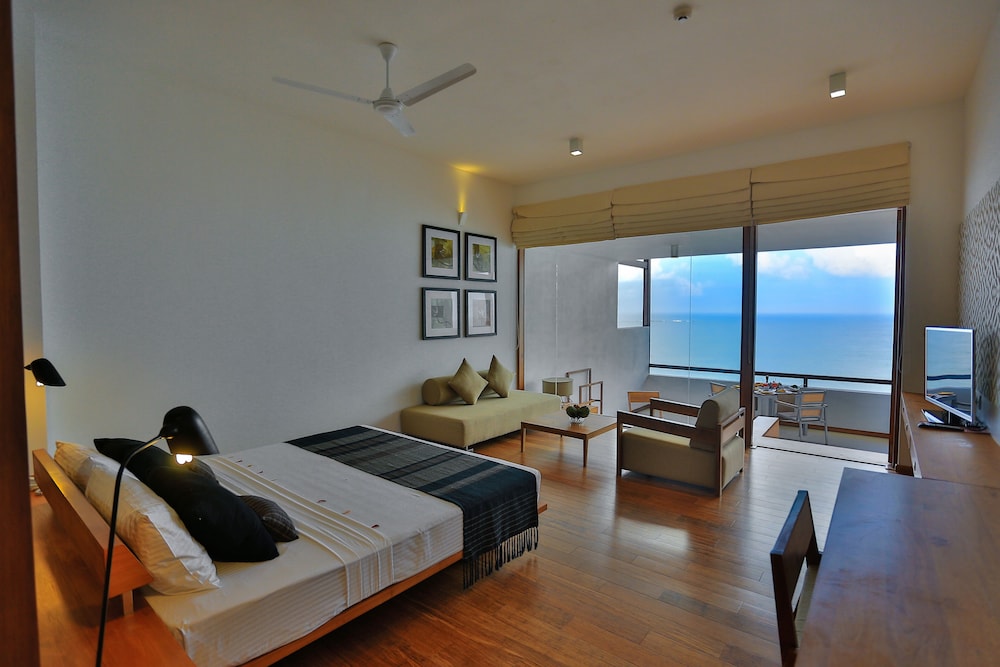 Pandanus Beach Resort & Spa — Hotel rooms in Induruwa, Southern Province