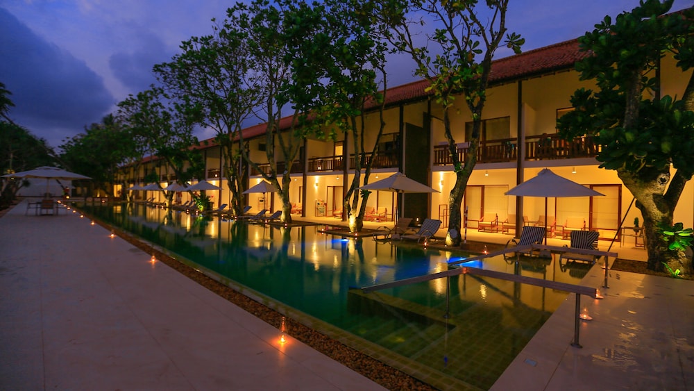 Pandanus Beach Resort & Spa — Swimming pool in Induruwa, Southern Province