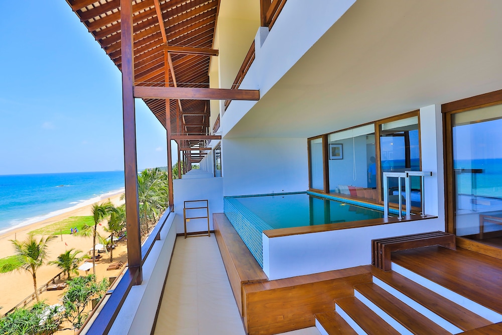 Pandanus Beach Resort & Spa — Main photo in Induruwa, Southern Province
