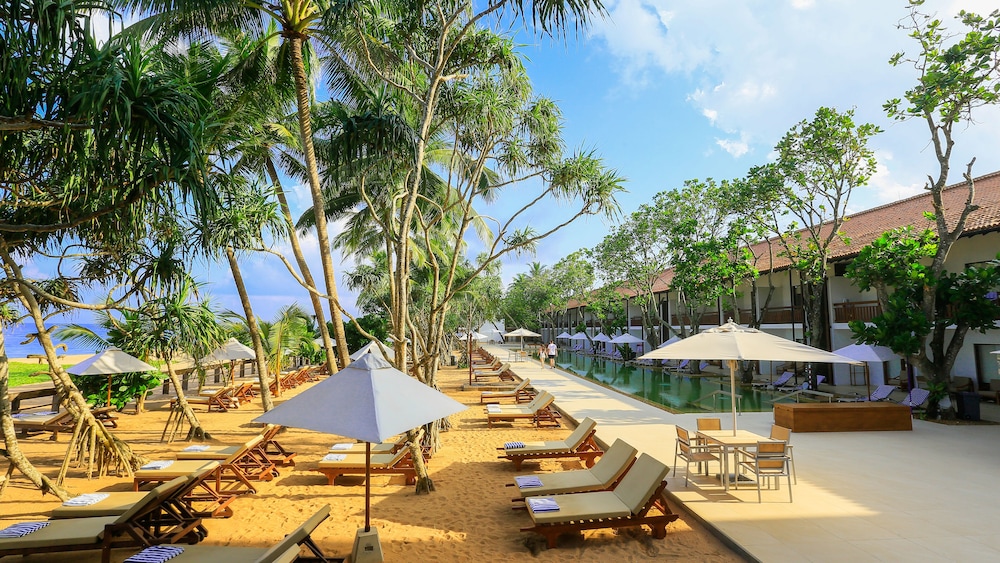 Pandanus Beach Resort & Spa — Swimming pool in Induruwa, Southern Province