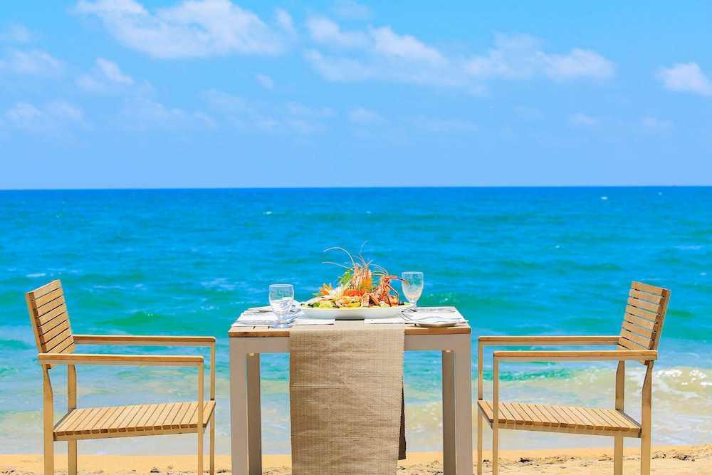 Pandanus Beach Resort & Spa — Restaurant & bars in Induruwa, Southern Province
