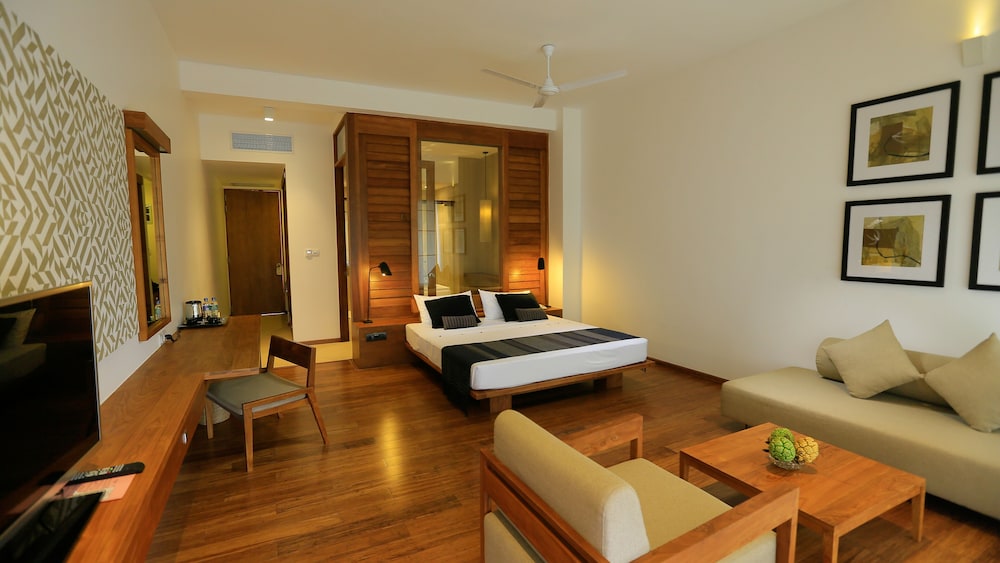 Pandanus Beach Resort & Spa — Hotel rooms in Induruwa, Southern Province