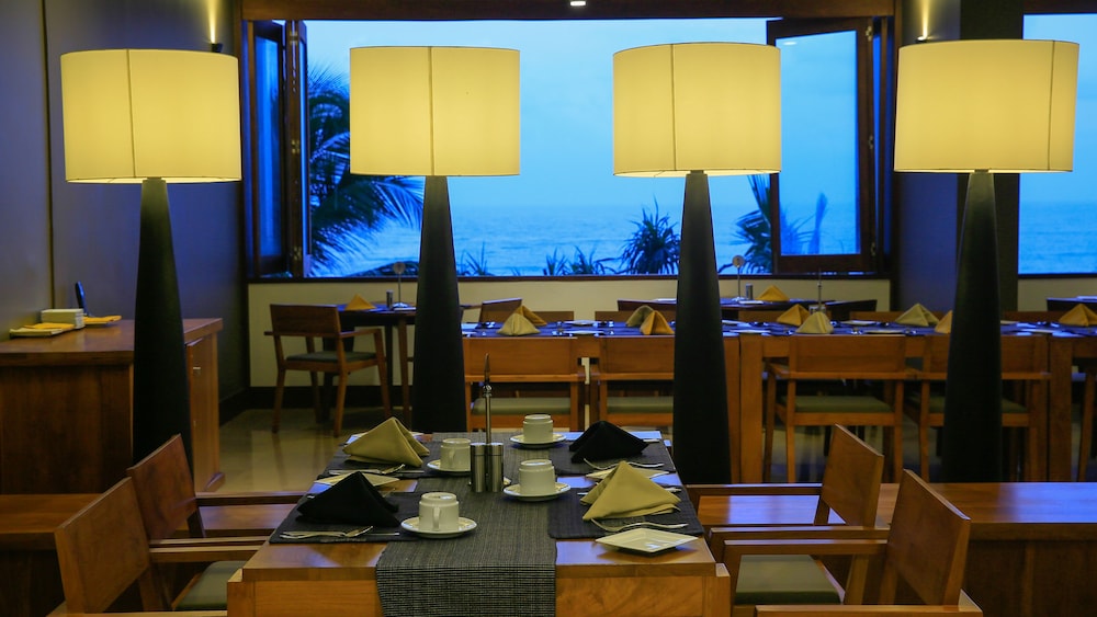 Pandanus Beach Resort & Spa — Restaurant & bars in Induruwa, Southern Province