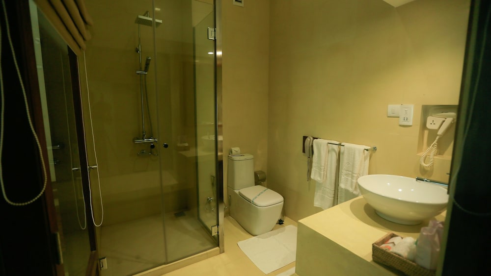 Pandanus Beach Resort & Spa — Hotel rooms in Induruwa, Southern Province