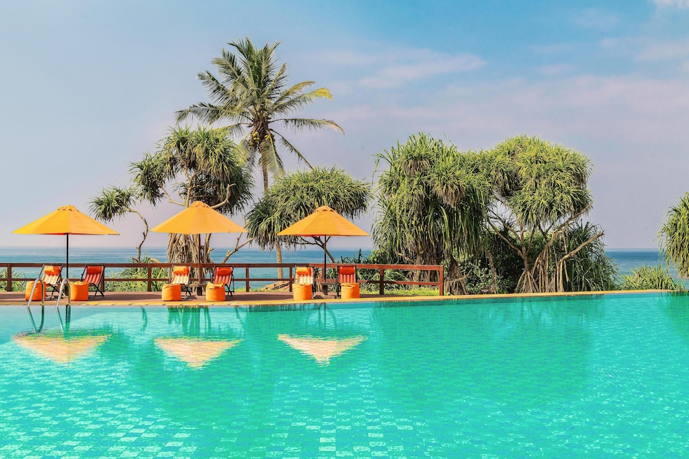 Jetwing Lighthouse, A Luxury Reserve — Swimming pool in Galle, Southern Province