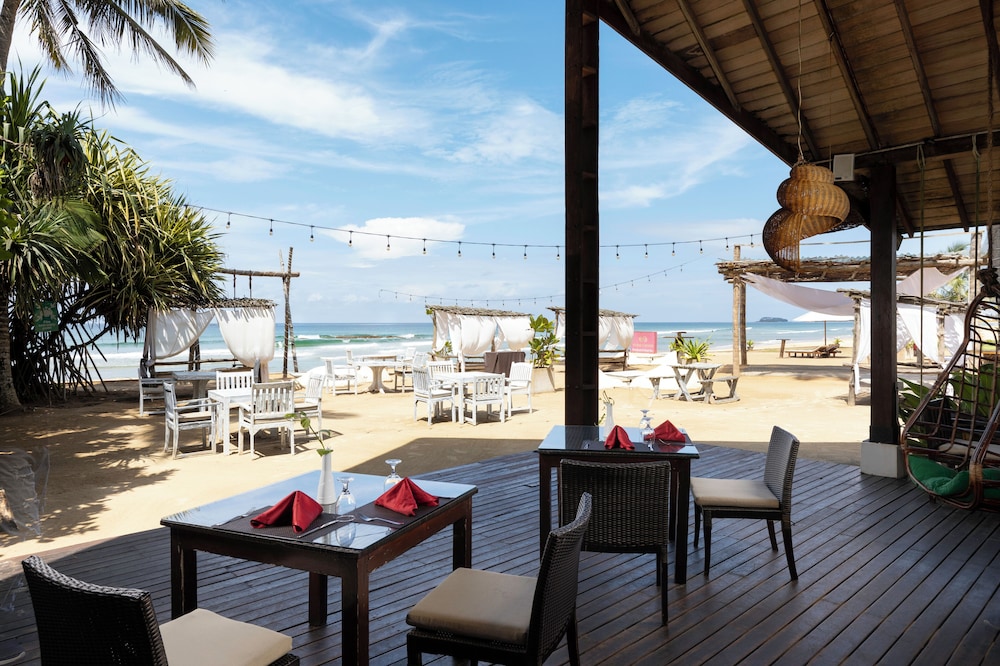 Ekho Surf — Restaurant & bars in Bentota
