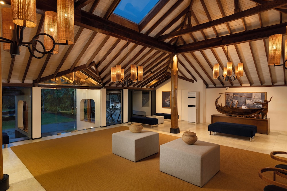 Ekho Surf — Hotel building in Bentota