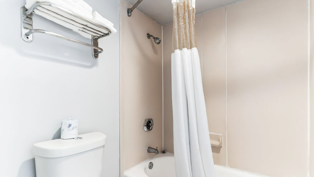 Home 1 Suites Extended Stay - Kissimmee — Hotel rooms in Kissimmee, Florida