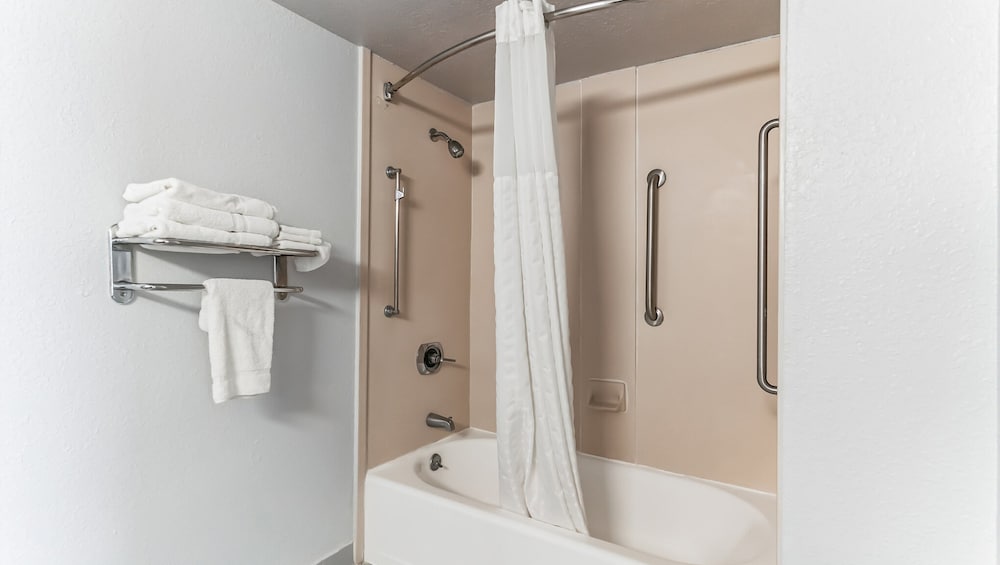 Home 1 Suites Extended Stay - Kissimmee — Hotel rooms in Kissimmee, Florida