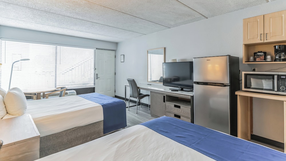 Home 1 Suites Extended Stay - Kissimmee — Hotel rooms in Kissimmee, Florida