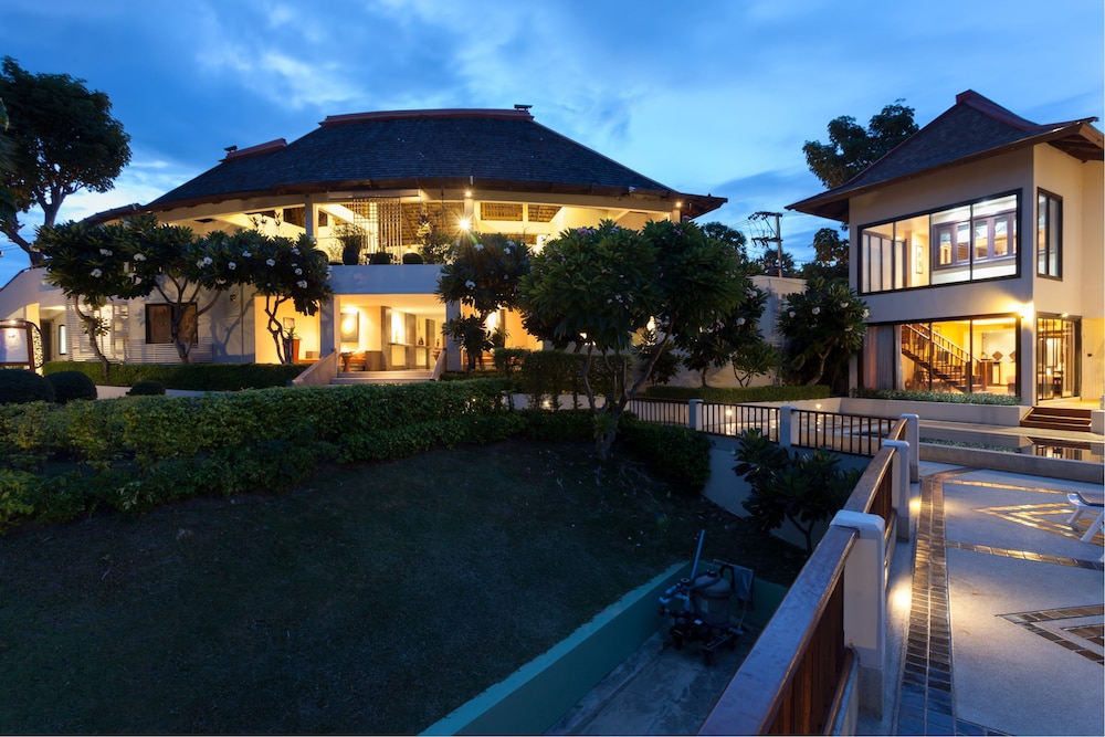 The Briza Beach Resort, Samui — Hotel building in Bo Phut, Surat Thani
