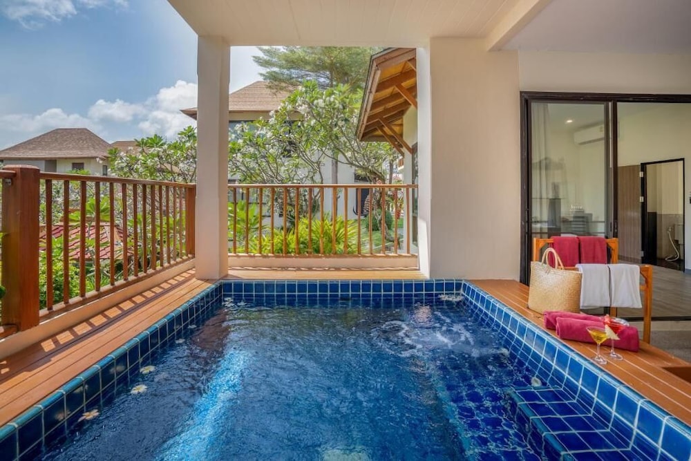 The Briza Beach Resort, Samui — Swimming pool in Bo Phut, Surat Thani
