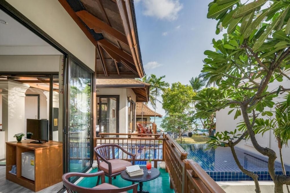 The Briza Beach Resort, Samui — Hotel building in Bo Phut, Surat Thani