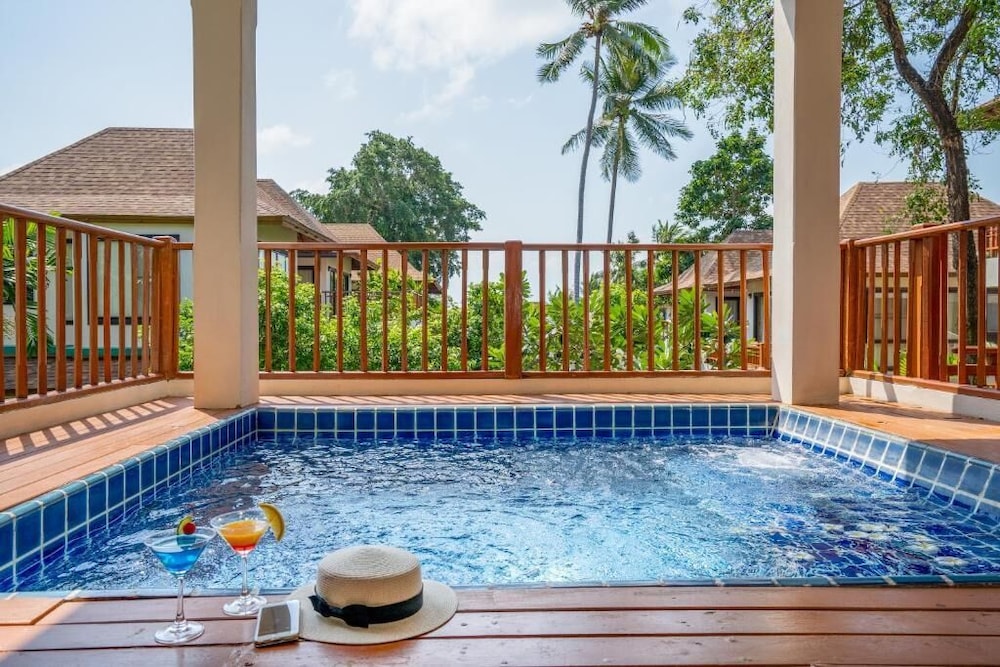 The Briza Beach Resort, Samui — Swimming pool in Bo Phut, Surat Thani