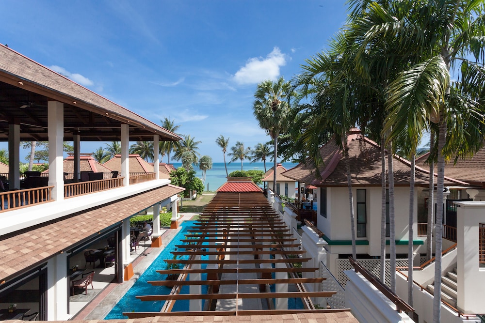 The Briza Beach Resort, Samui — Hotel building in Bo Phut, Surat Thani